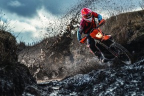 网球赛场焦点！中国队对阵英格兰队，防守反击奏效，球队笑到最后-乐动体育