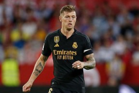 包含莫德里奇替补上场改变战局，阿贾克斯防线瞬间崩溃！的词条-LDSports中国