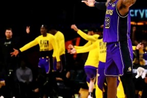  詹姆斯回归赛场，赛况扑朔迷离首场状态亮眼，阿森纳观众沸腾！-乐动体育